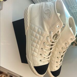 USED ***CHANEL Chic White High-Top Sneakers